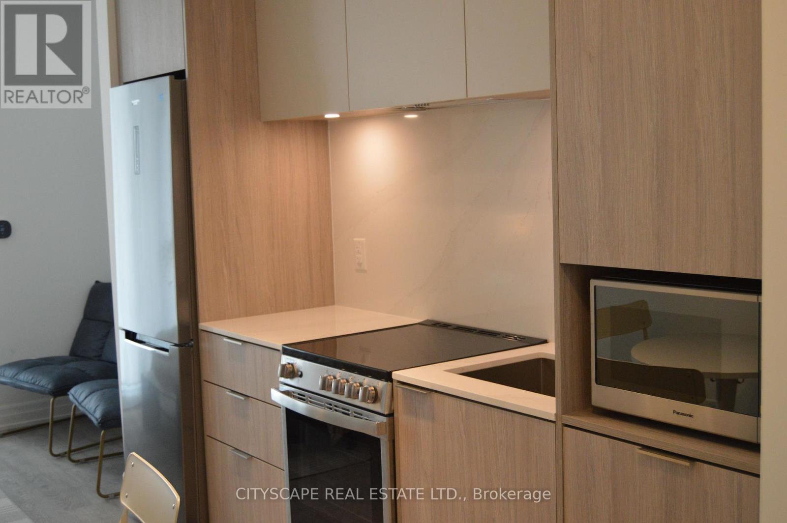 201 - 70 ANNIE CRAIG DRIVE, Toronto, Ontario