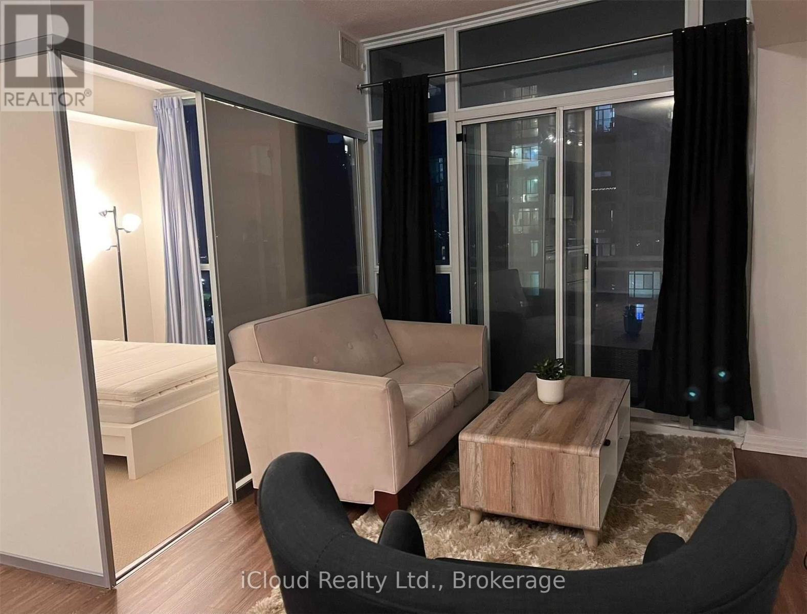 2710 - 223 Webb Drive, Mississauga, Ontario  L5B 0E8 - Photo 4 - W12669236