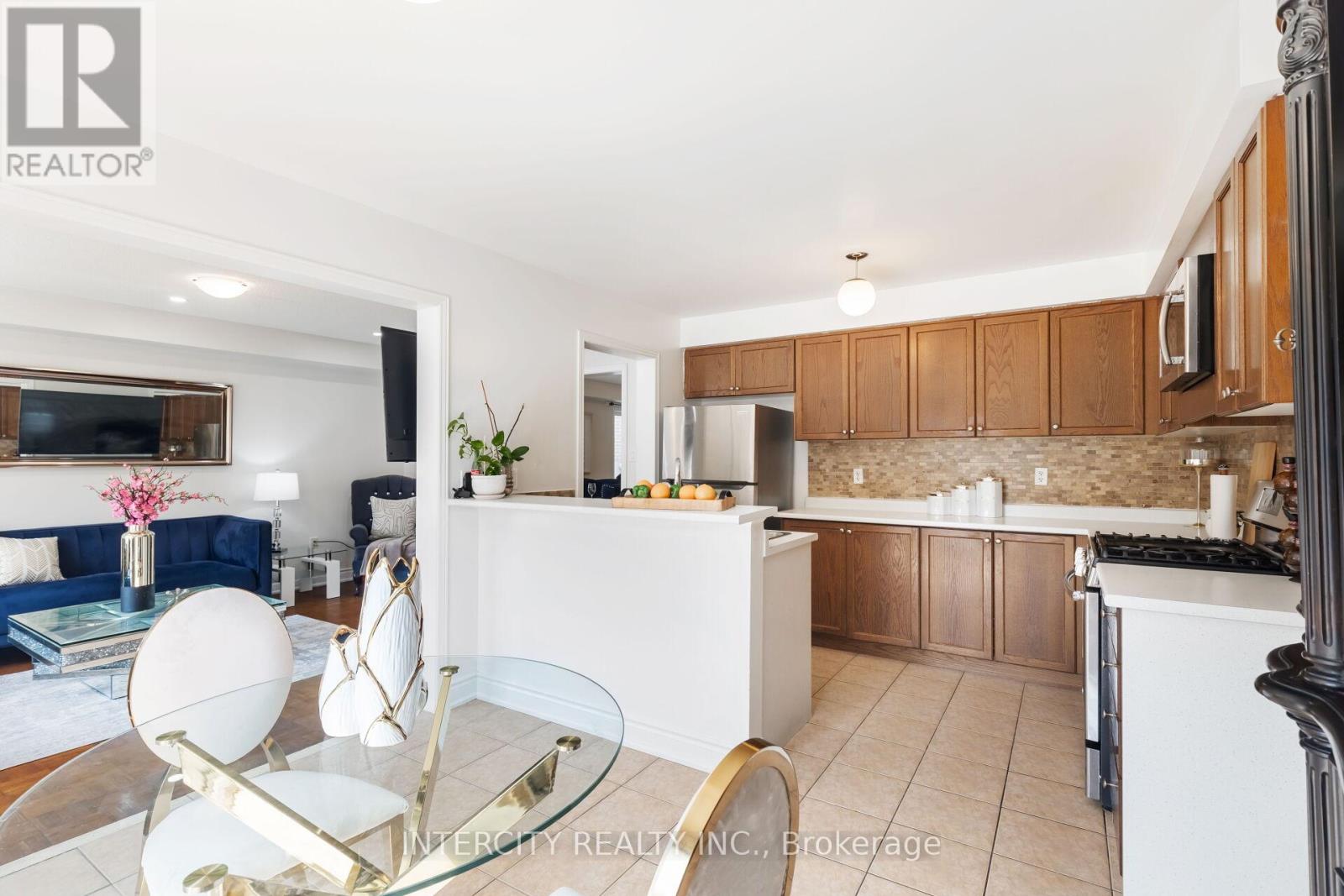 18 Snowshoe Lane, Brampton, Ontario  L6R 0J1 - Photo 16 - W12669240