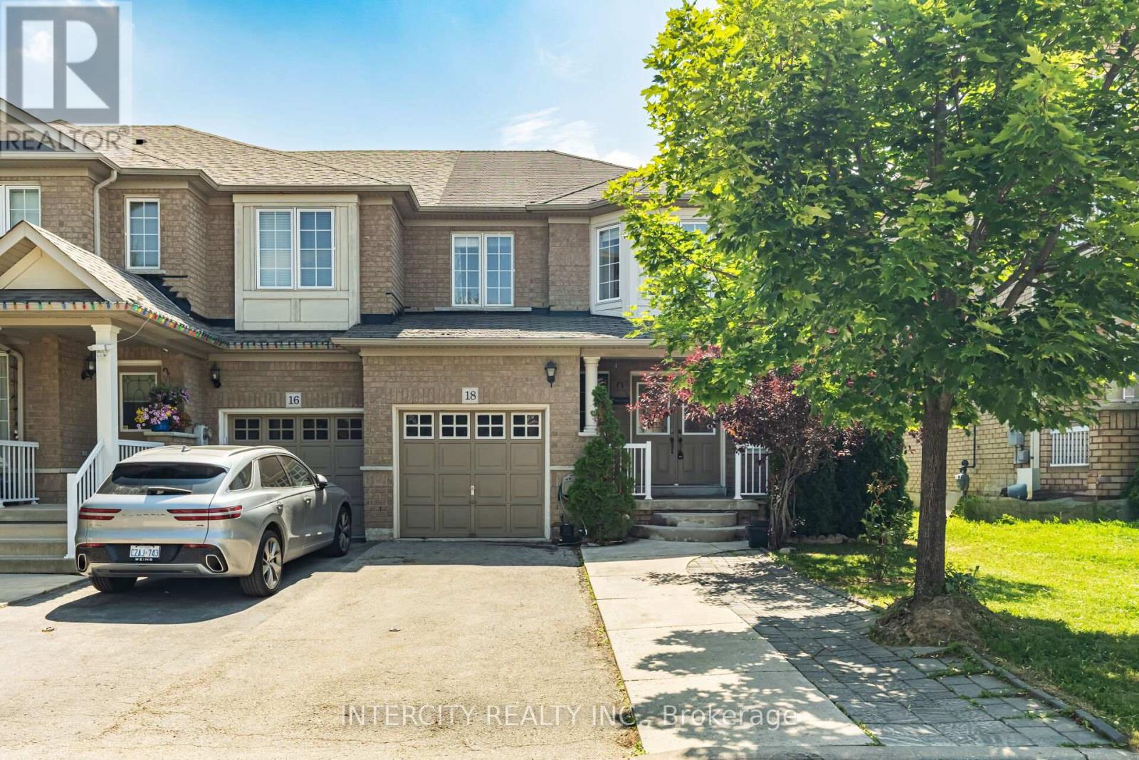 18 Snowshoe Lane, Brampton, Ontario  L6R 0J1 - Photo 2 - W12669240
