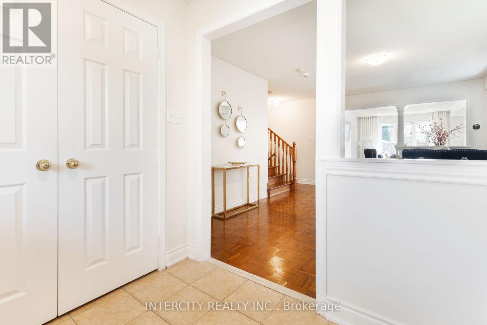 18 Snowshoe Lane, Brampton, Ontario  L6R 0J1 - Photo 6 - W12669240