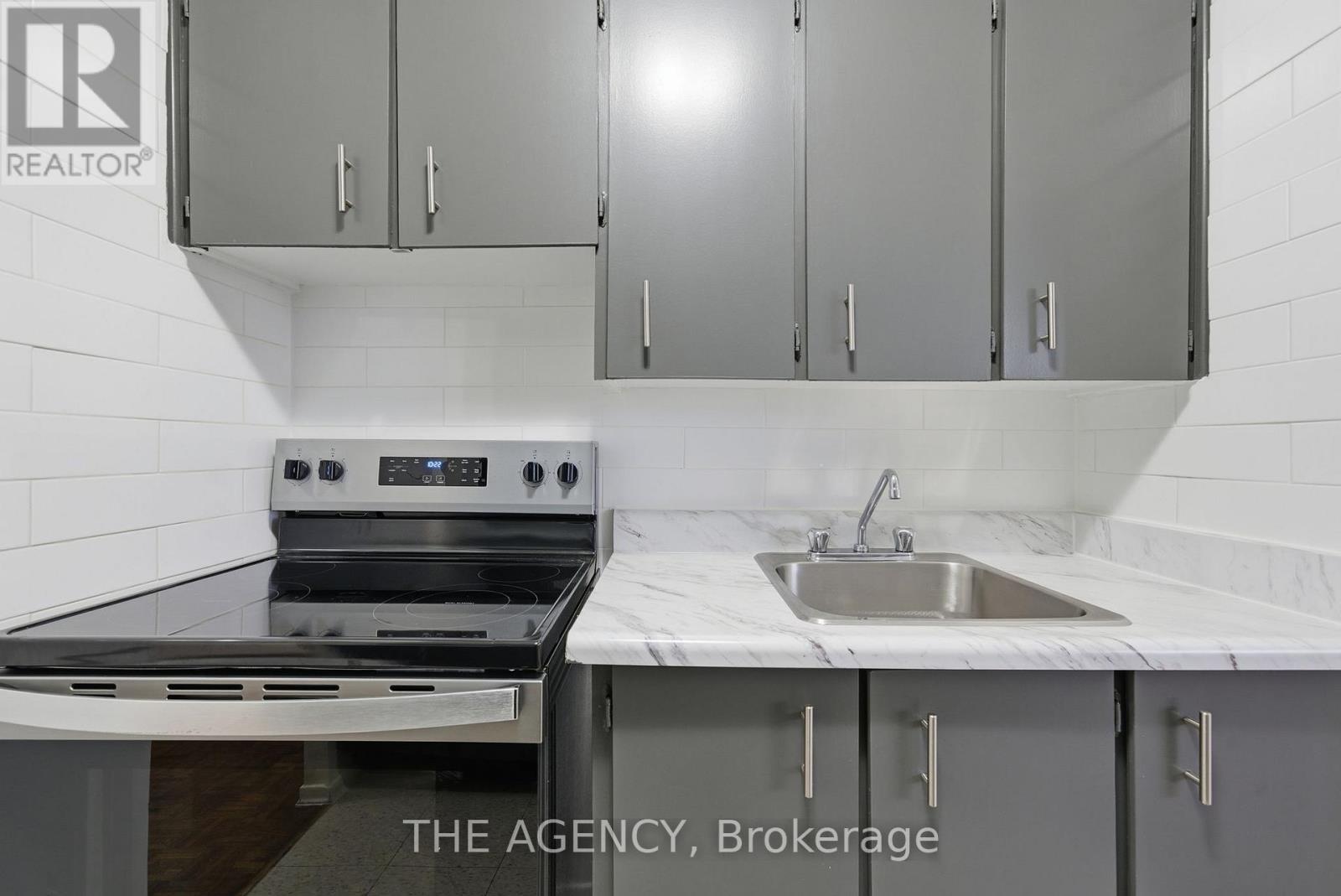 2709a - 2350 Dundas Street, Toronto, Ontario  M6P 4B2 - Photo 5 - W12669248