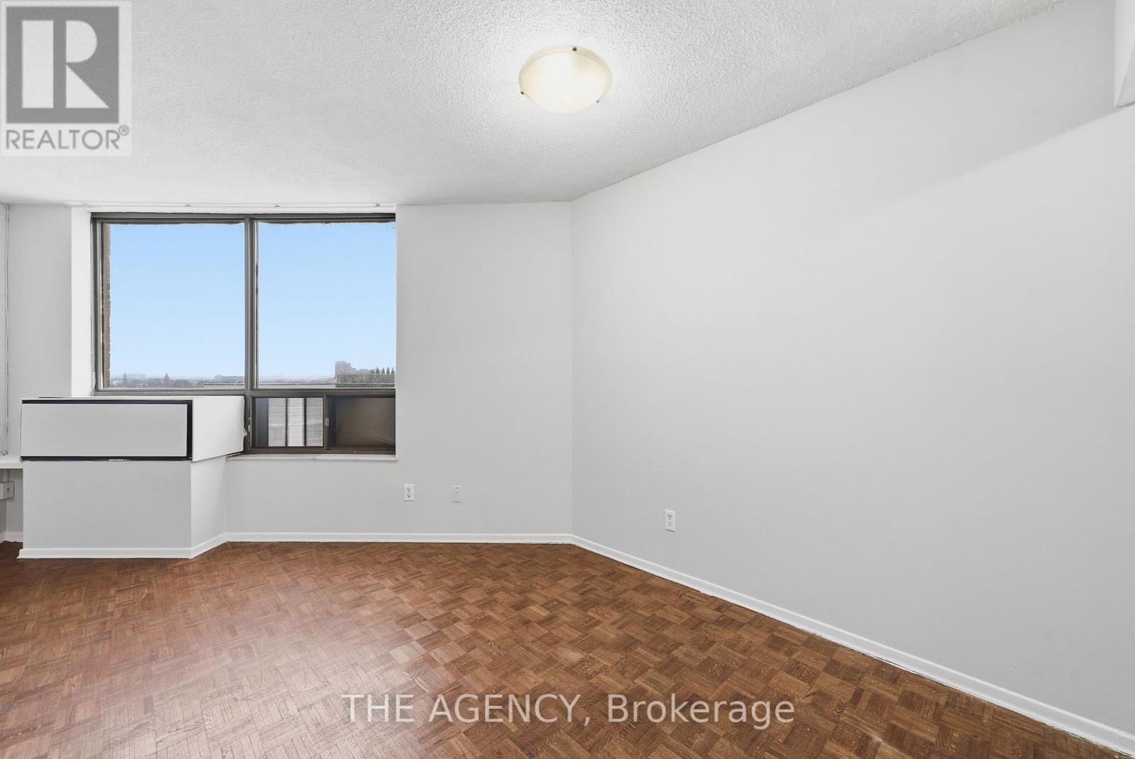 1003a - 2350 Dundas Street, Toronto, Ontario  M6P 4B2 - Photo 5 - W12669258