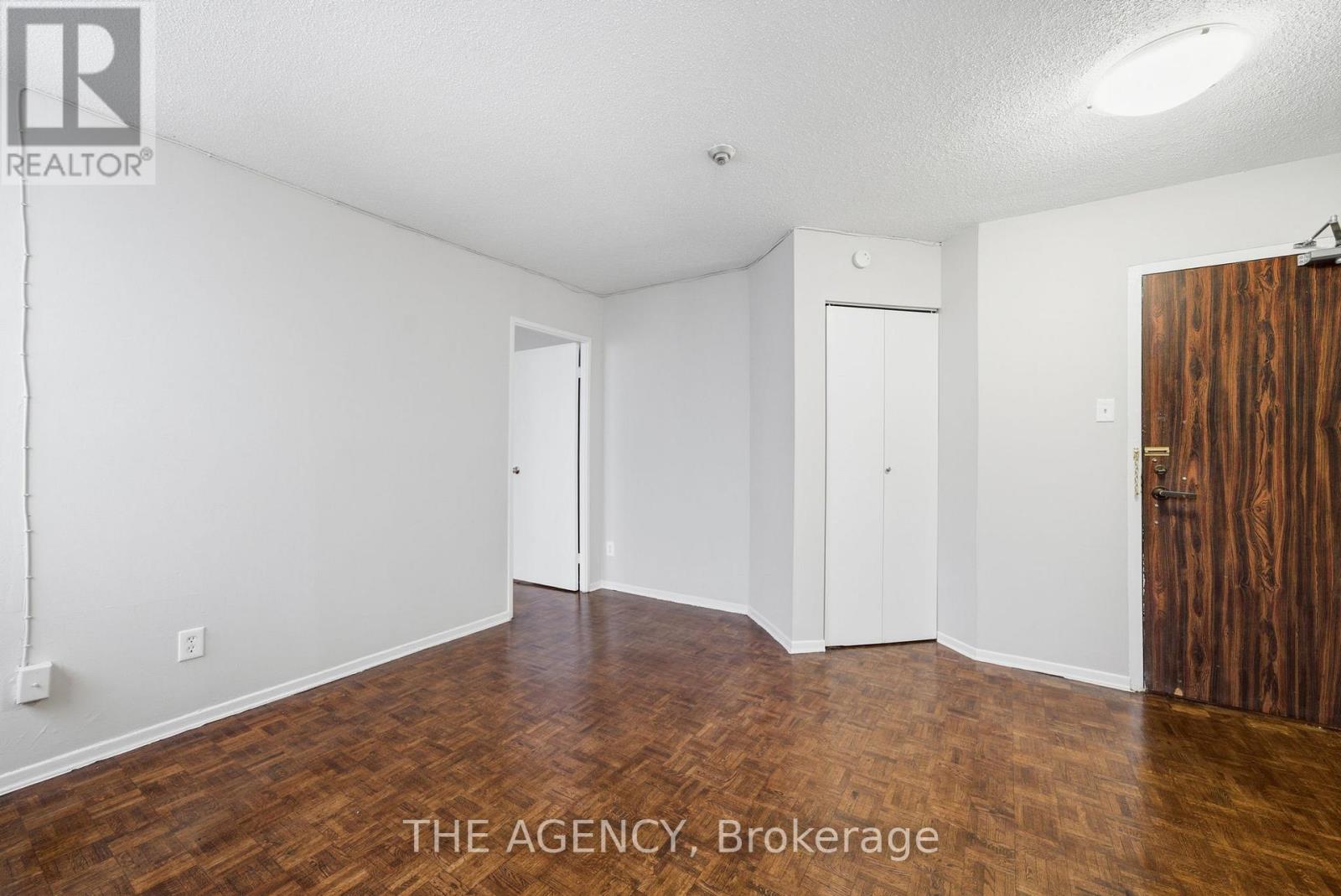 2719b - 2360 Dundas Street, Toronto, Ontario  M6P 4B2 - Photo 2 - W12669264
