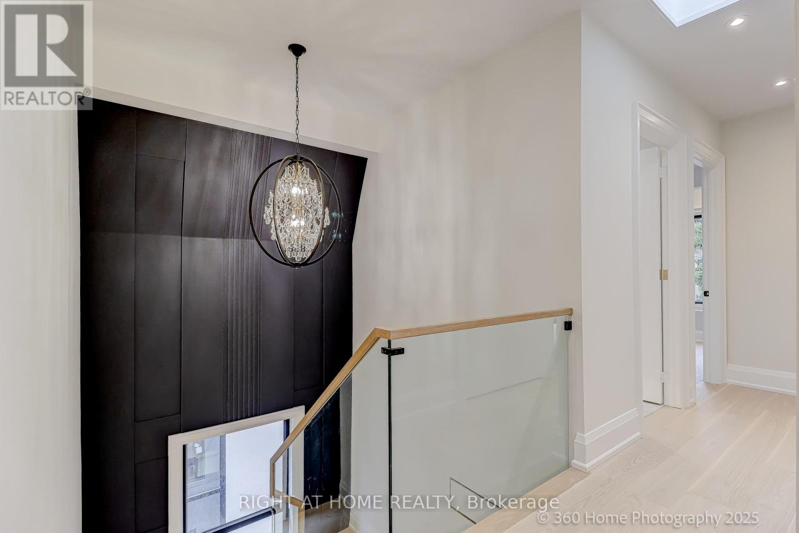 28 Pine Avenue, Mississauga, Ontario  L5H 2P6 - Photo 12 - W12669288