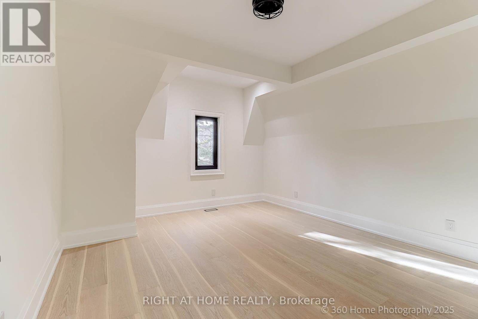 28 Pine Avenue, Mississauga, Ontario  L5H 2P6 - Photo 16 - W12669288