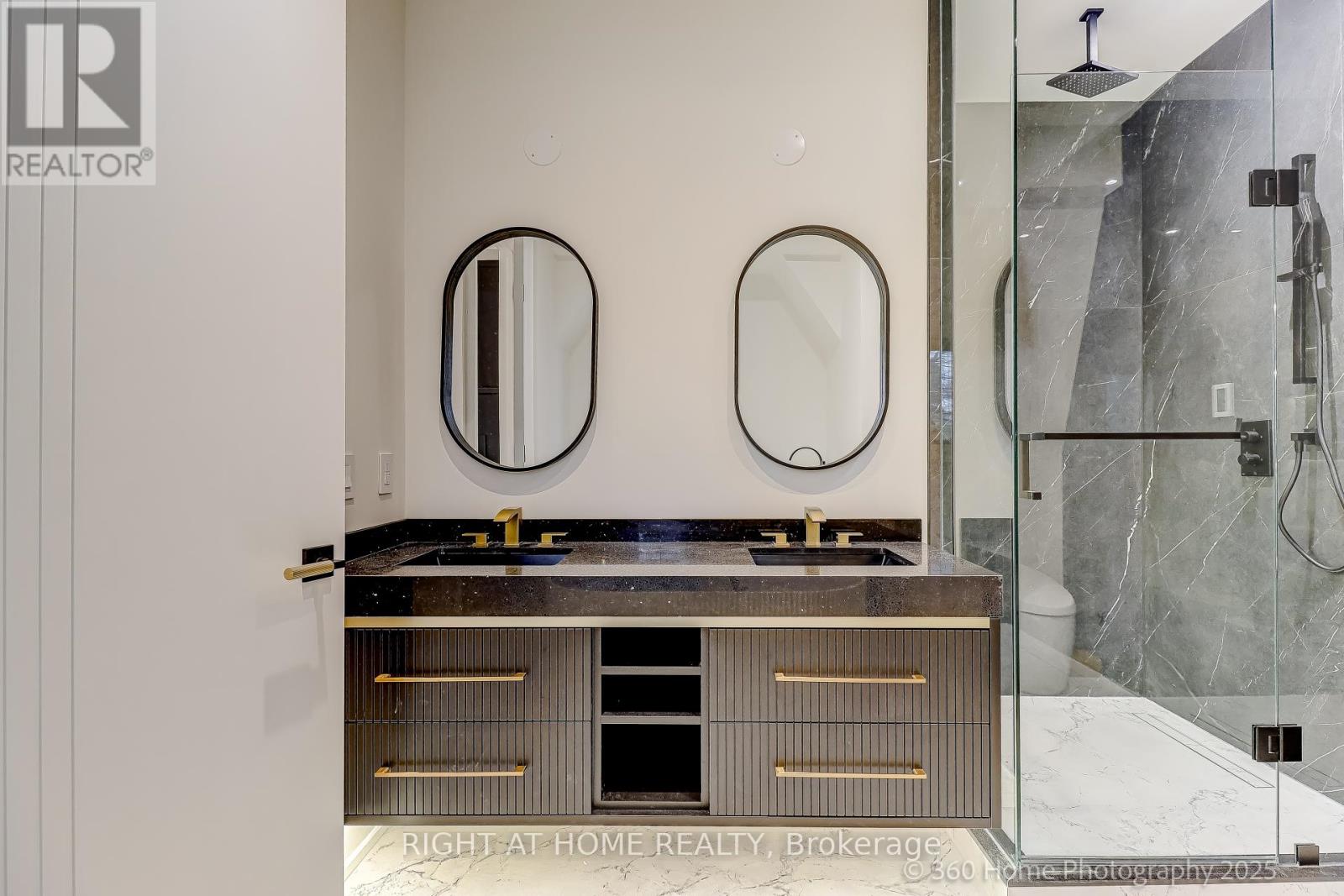 28 Pine Avenue, Mississauga, Ontario  L5H 2P6 - Photo 17 - W12669288