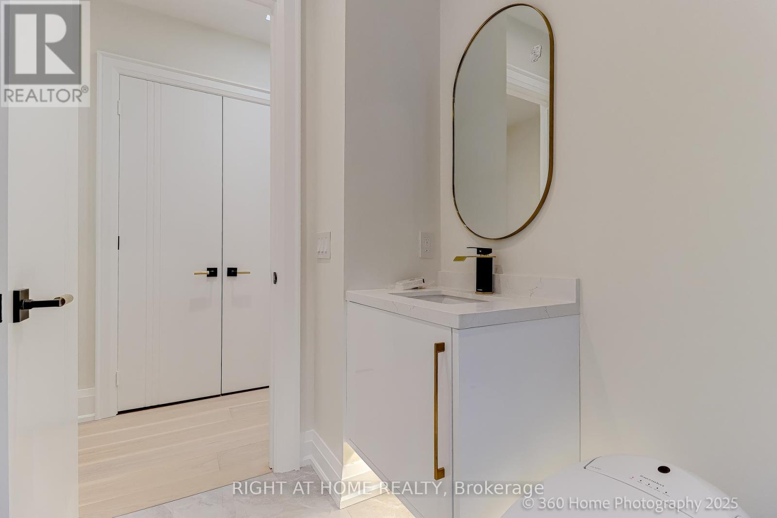 28 Pine Avenue, Mississauga, Ontario  L5H 2P6 - Photo 20 - W12669288