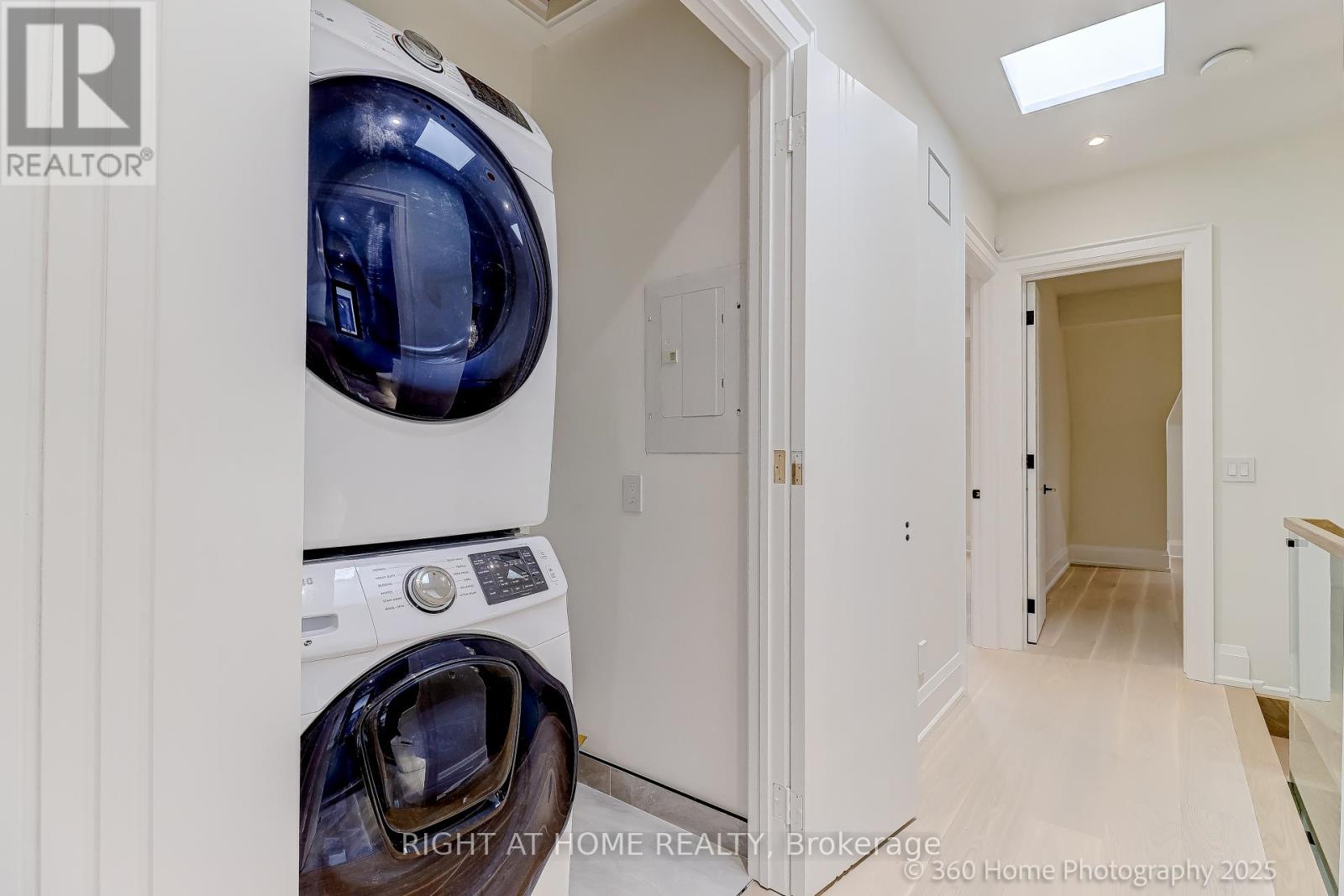 28 Pine Avenue, Mississauga, Ontario  L5H 2P6 - Photo 22 - W12669288