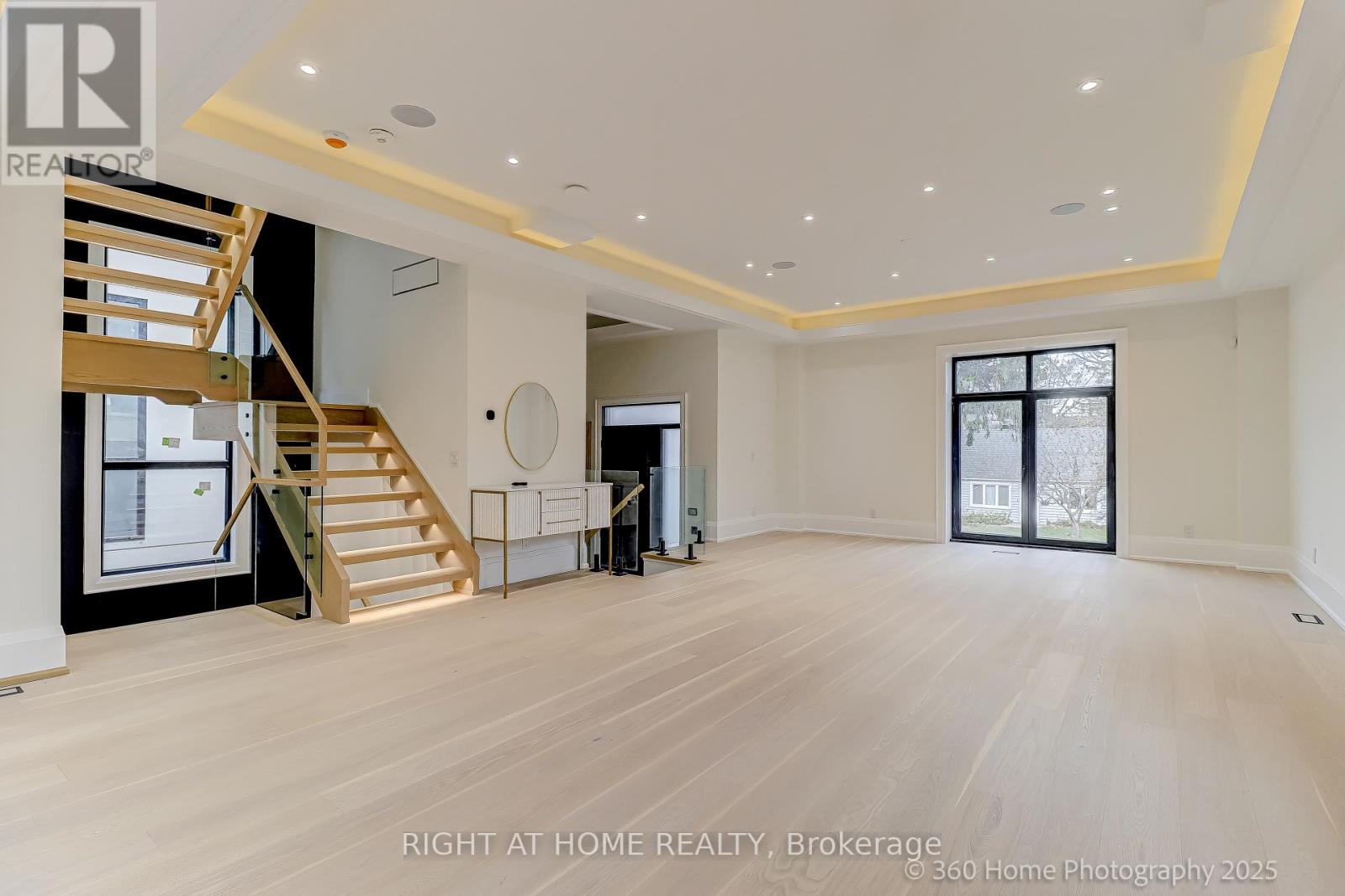 28 Pine Avenue, Mississauga, Ontario  L5H 2P6 - Photo 6 - W12669288