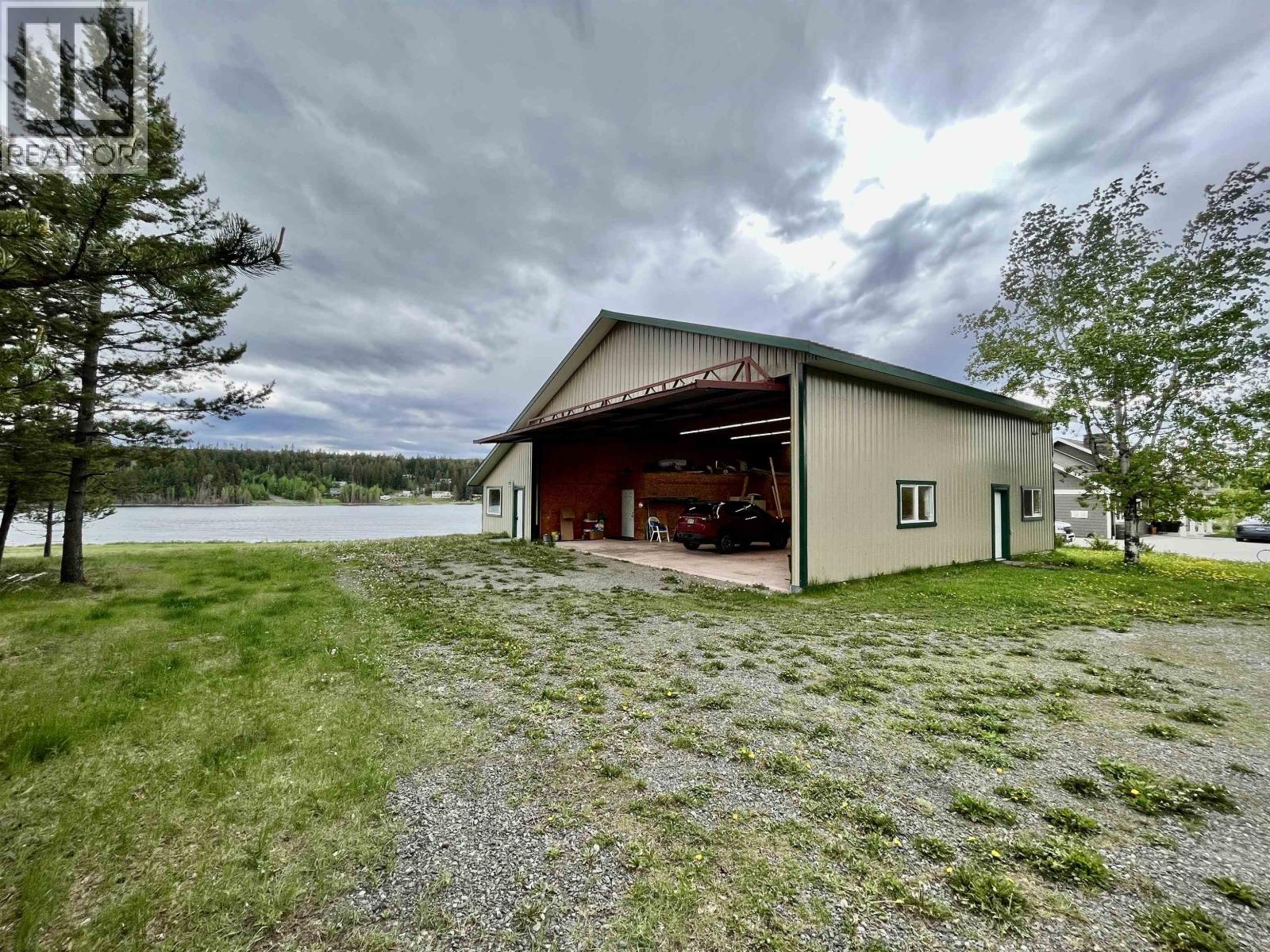 5574 Lakeside Court, 100 Mile House, British Columbia  V0K 2E1 - Photo 26 - R3075853