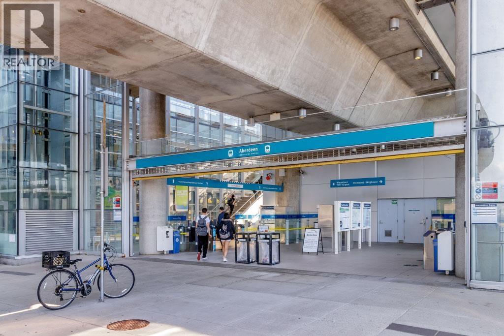 Listing Picture 5 of 10 : 6080 4000 NO. 3 ROAD, Richmond / 烈治文 - 魯藝地產 Yvonne Lu Group - MLS Medallion Club Member