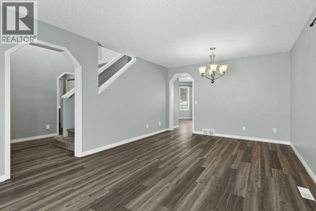 3641 Douglas Woods Heights Se, Calgary, Alberta  T2Z 2G4 - Photo 7 - A2273239