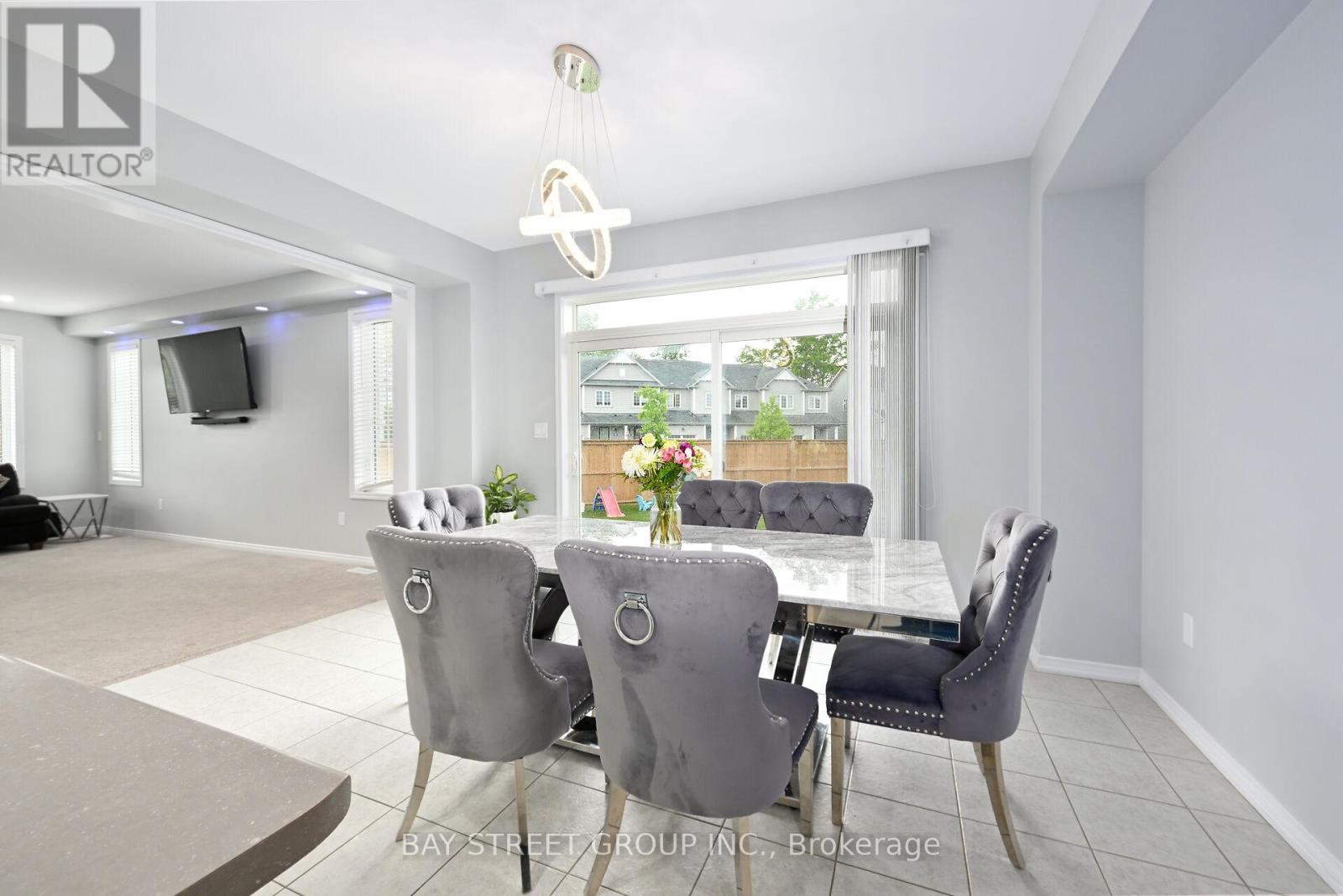 19 Froggy Drive, Thorold, Ontario  L9B 0G9 - Photo 12 - X12669234