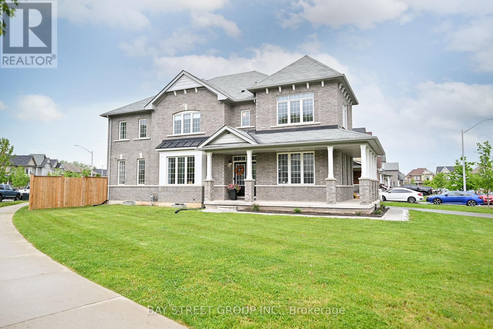 19 Froggy Drive, Thorold, Ontario  L9B 0G9 - Photo 3 - X12669234