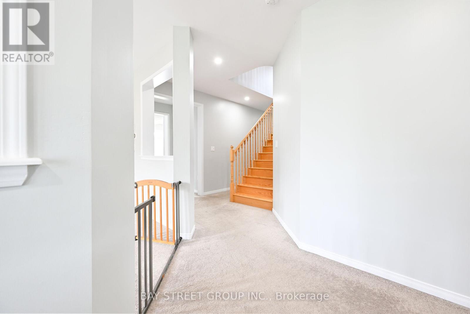 19 Froggy Drive, Thorold, Ontario  L9B 0G9 - Photo 5 - X12669234