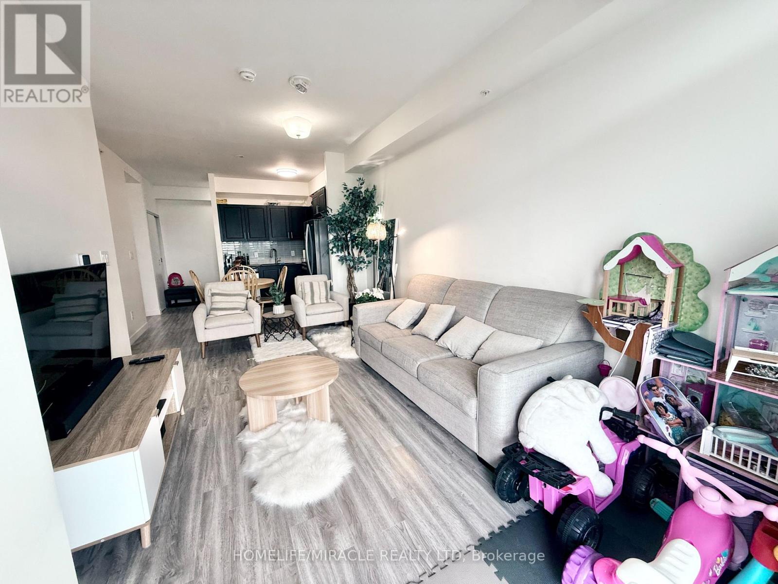 911 - 128 King Street N, Waterloo, Ontario  N2J 0E9 - Photo 2 - X12669312