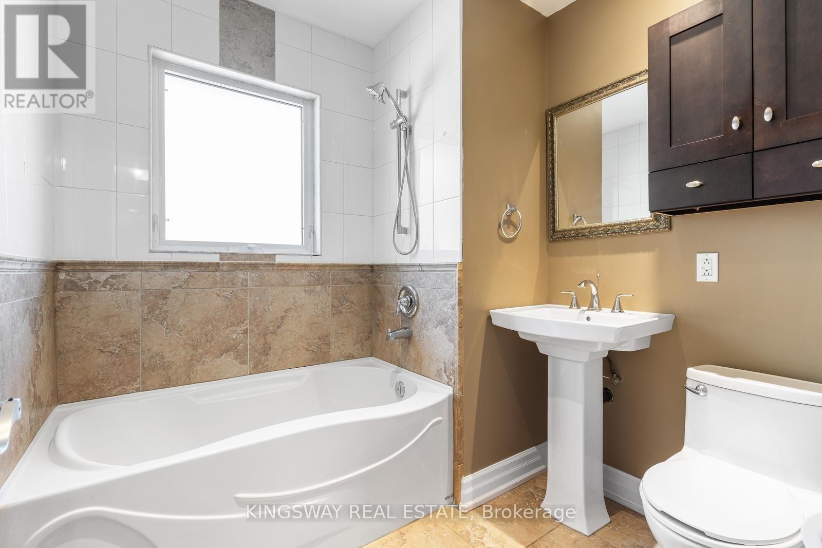 236 Woodale Avenue, Oakville, Ontario  L6K 2N2 - Photo 16 - W12668582