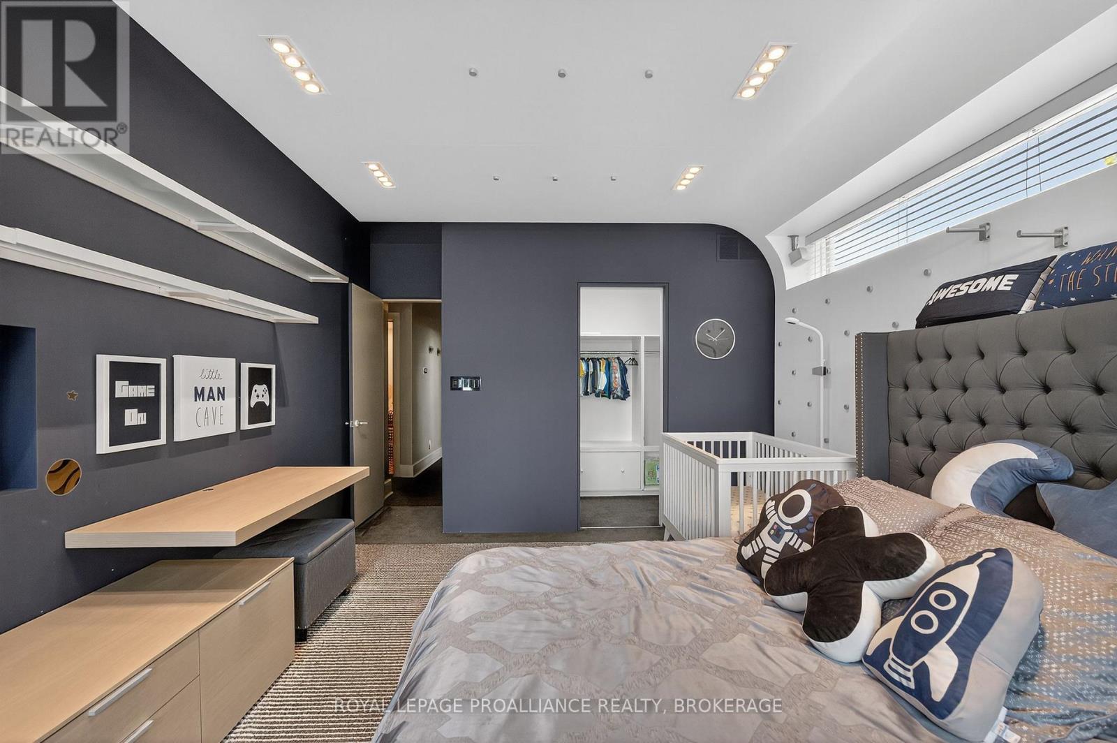 3 Authors Lane, Kingston, Ontario  K7M 7W7 - Photo 28 - X12666302