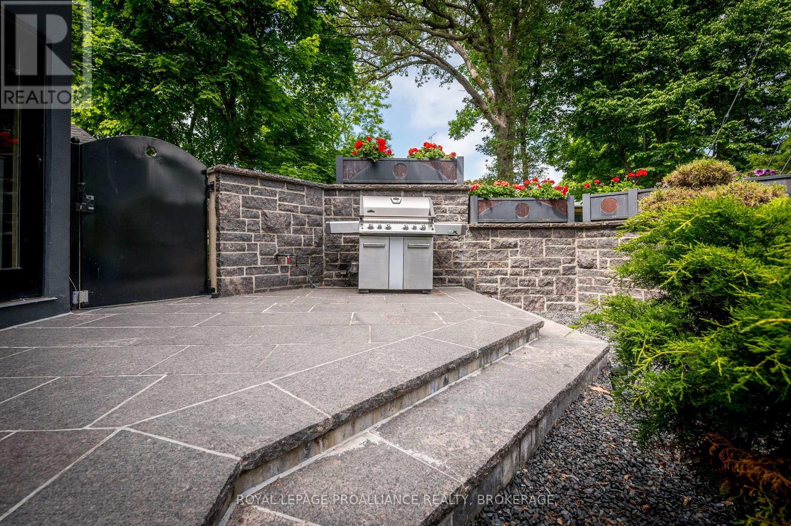3 Authors Lane, Kingston, Ontario  K7M 7W7 - Photo 46 - X12666302