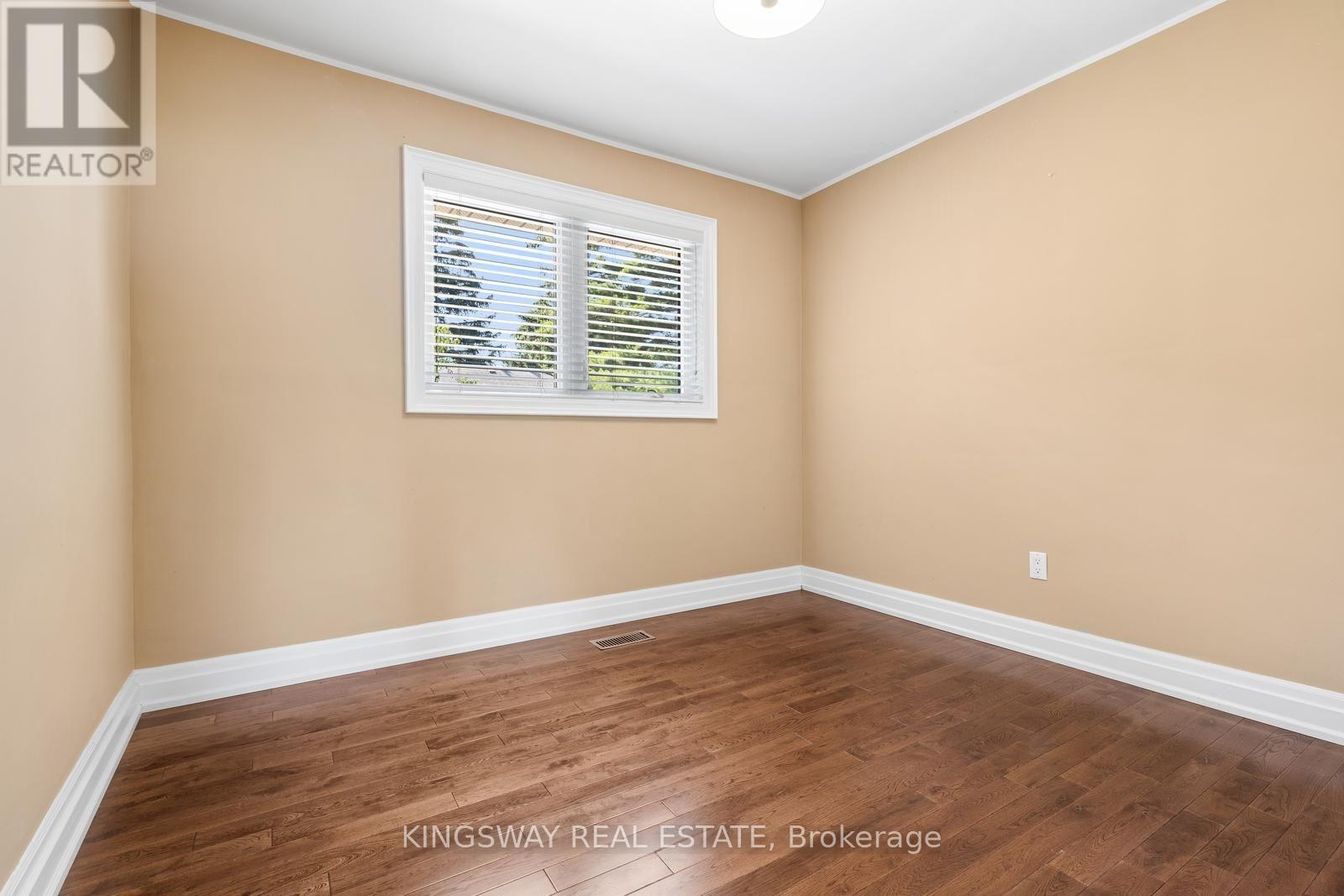 236 Woodale Avenue, Oakville, Ontario  L6K 2N2 - Photo 15 - W12668582