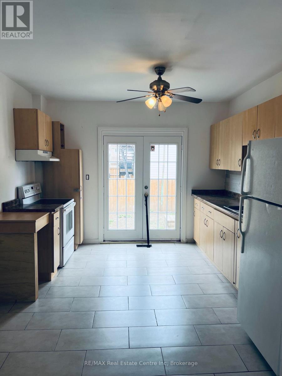 37 Francis Street, Hamilton (Industrial Sector), Ontario  L8L 3T9 - Photo 3 - X12669476