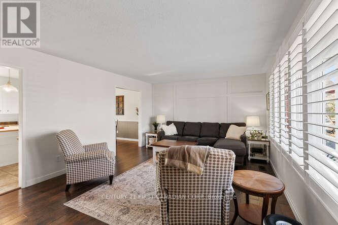 349 Highview Crescent, London South, Ontario  N6J 4E2 - Photo 7 - X12666422