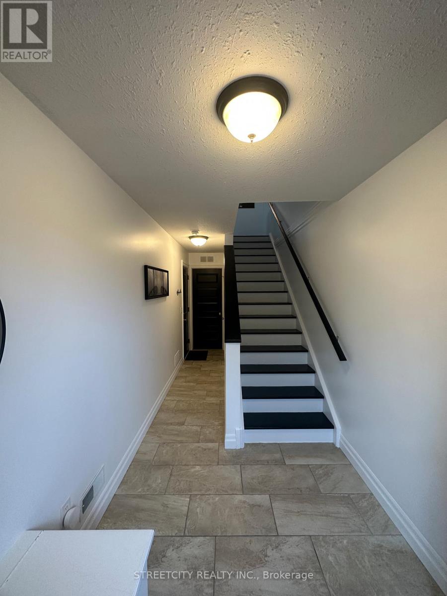 62 - 1850 Beaverbrook Avenue, London North, Ontario  N6H 0E3 - Photo 2 - X12669458