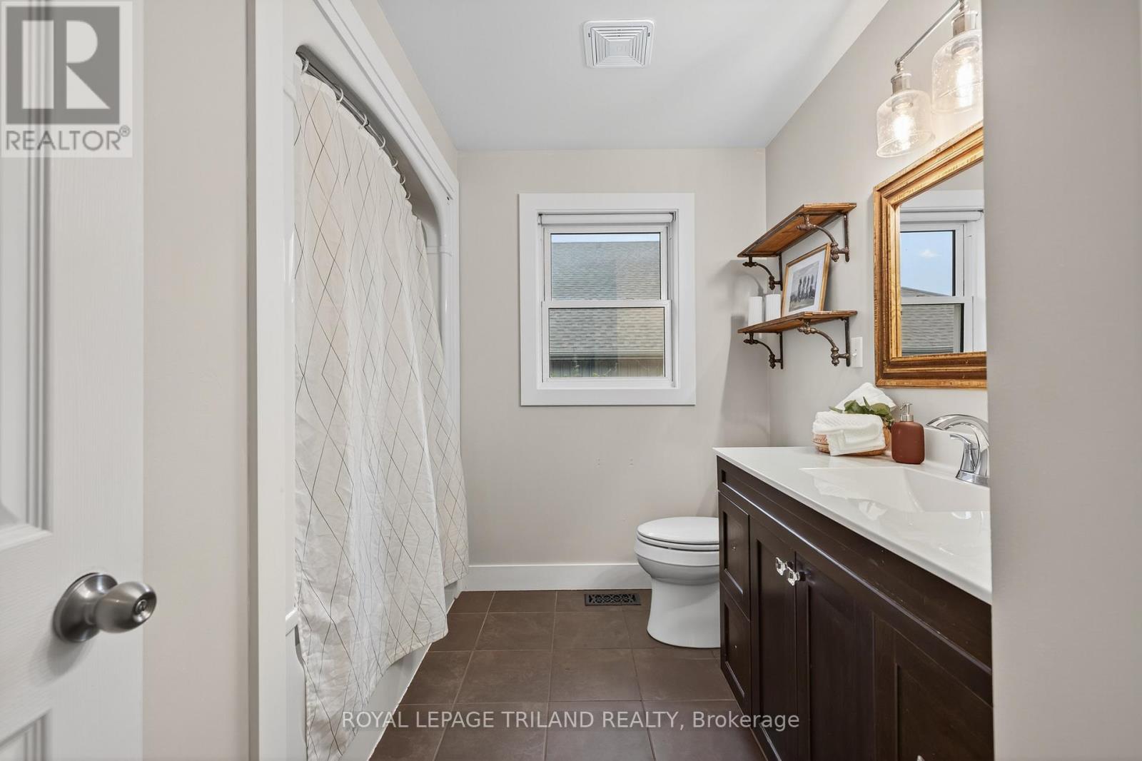 11565 Springfield Road, Malahide, Ontario  N5H 2R3 - Photo 16 - X12669512