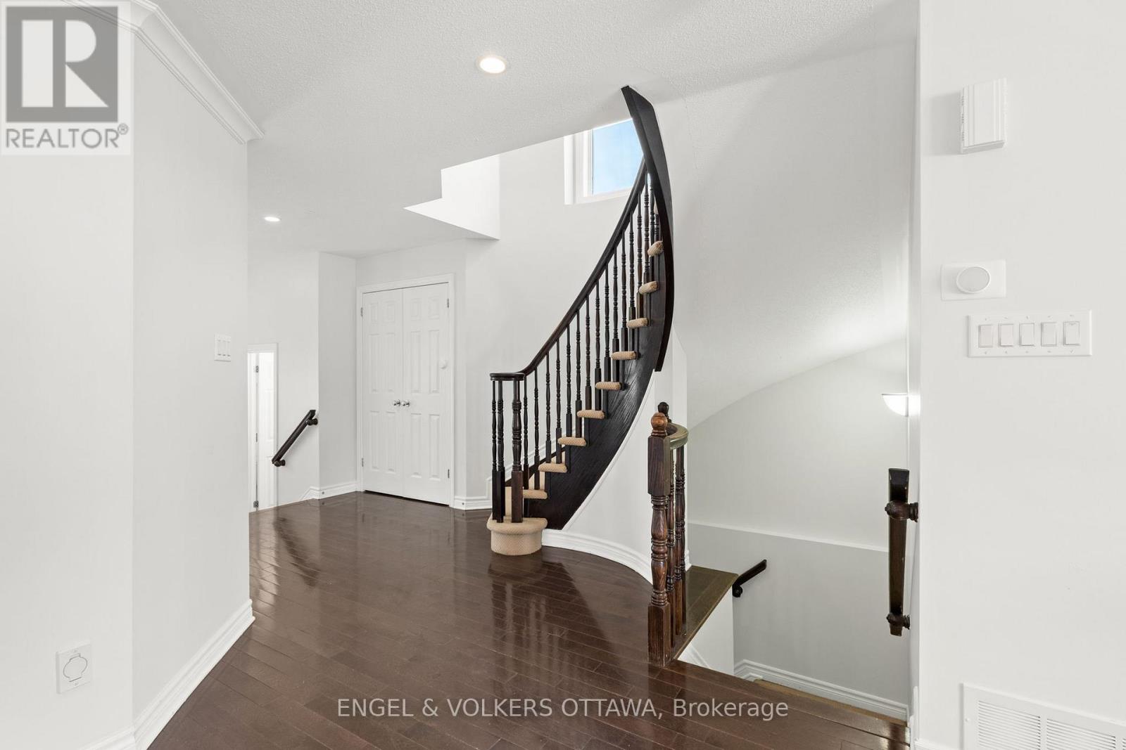 238 Forestbrook Street, Ottawa, Ontario  K2K 0B4 - Photo 14 - X12669402