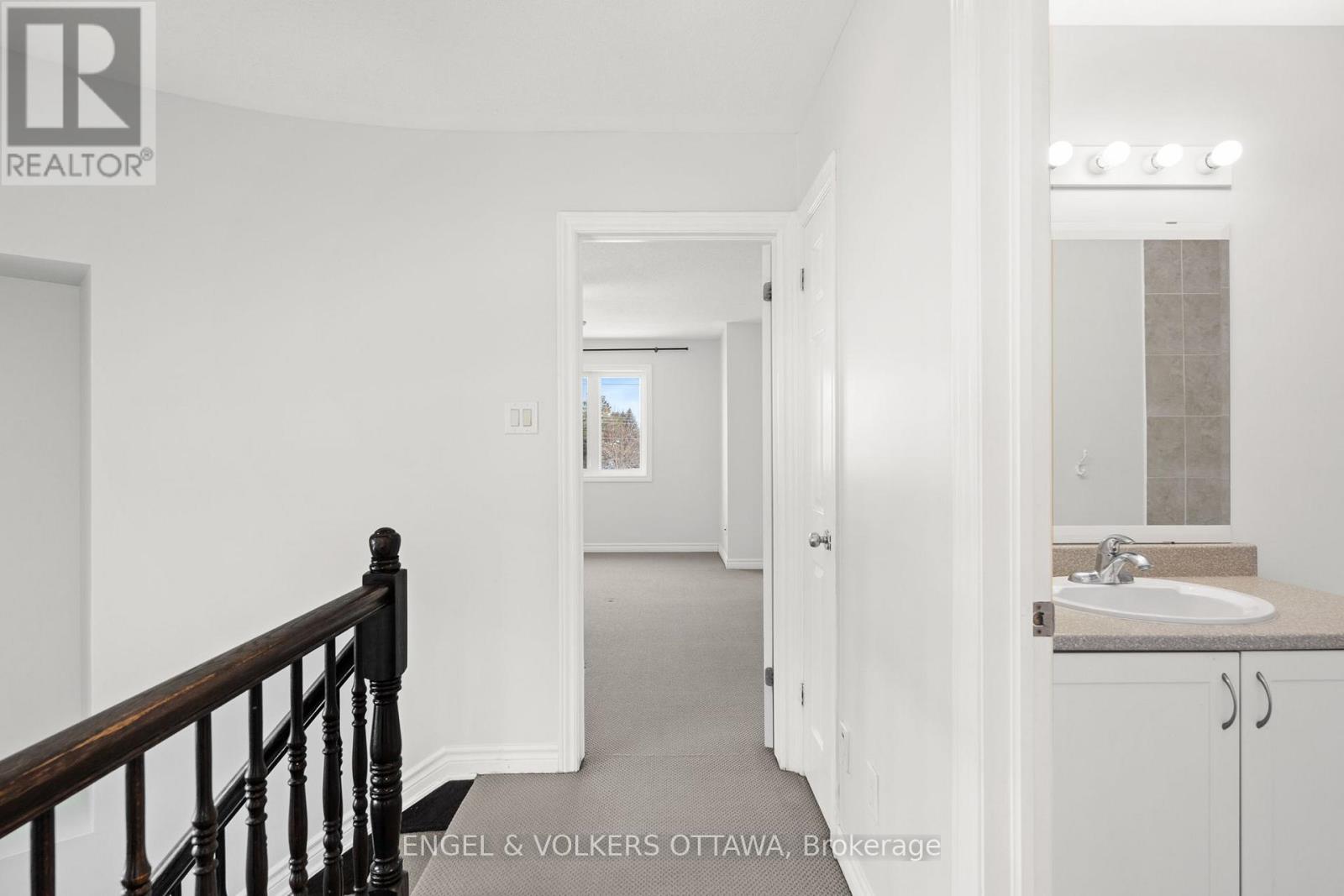 238 Forestbrook Street, Ottawa, Ontario  K2K 0B4 - Photo 15 - X12669402