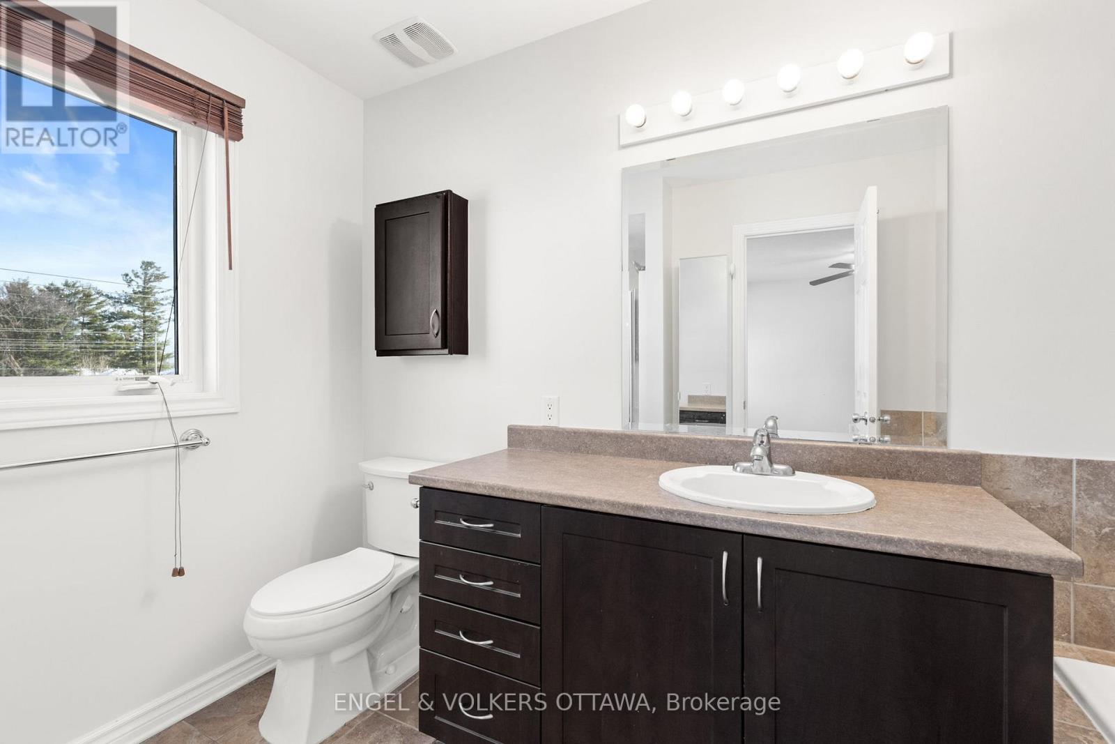 238 Forestbrook Street, Ottawa, Ontario  K2K 0B4 - Photo 18 - X12669402