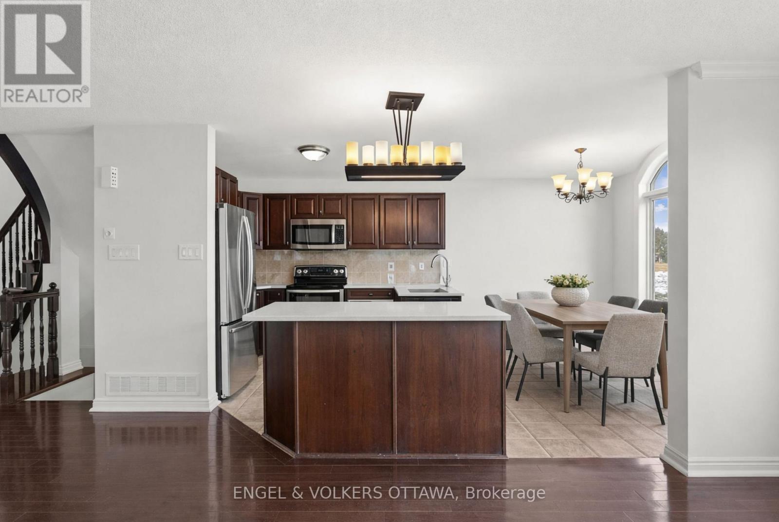 238 Forestbrook Street, Ottawa, Ontario  K2K 0B4 - Photo 7 - X12669402