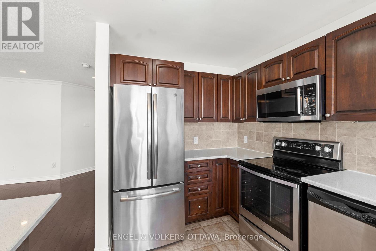 238 Forestbrook Street, Ottawa, Ontario  K2K 0B4 - Photo 9 - X12669402