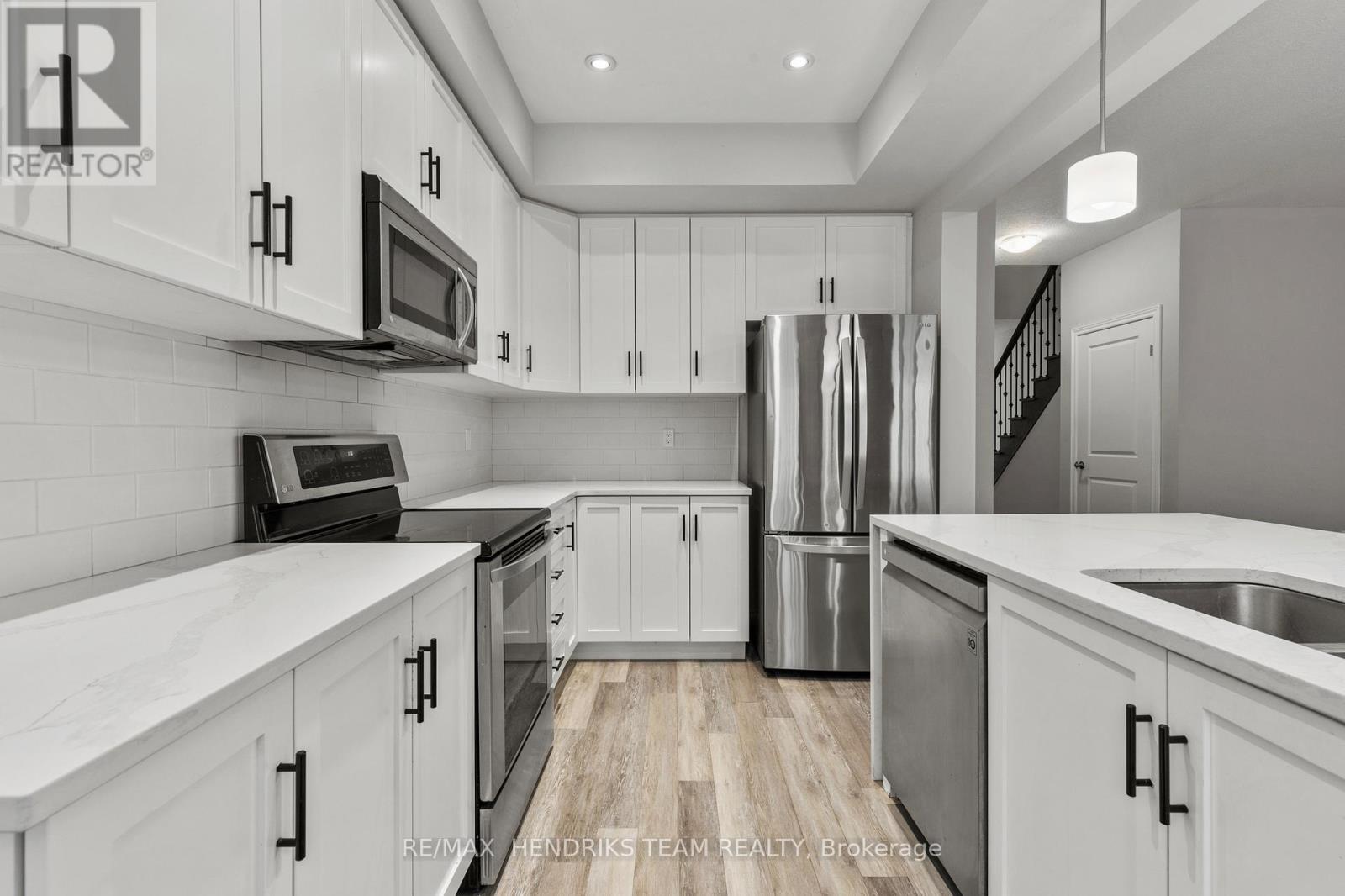 11 Dennis Drive, West Lincoln, Ontario  L0R 2A0 - Photo 16 - X12669338