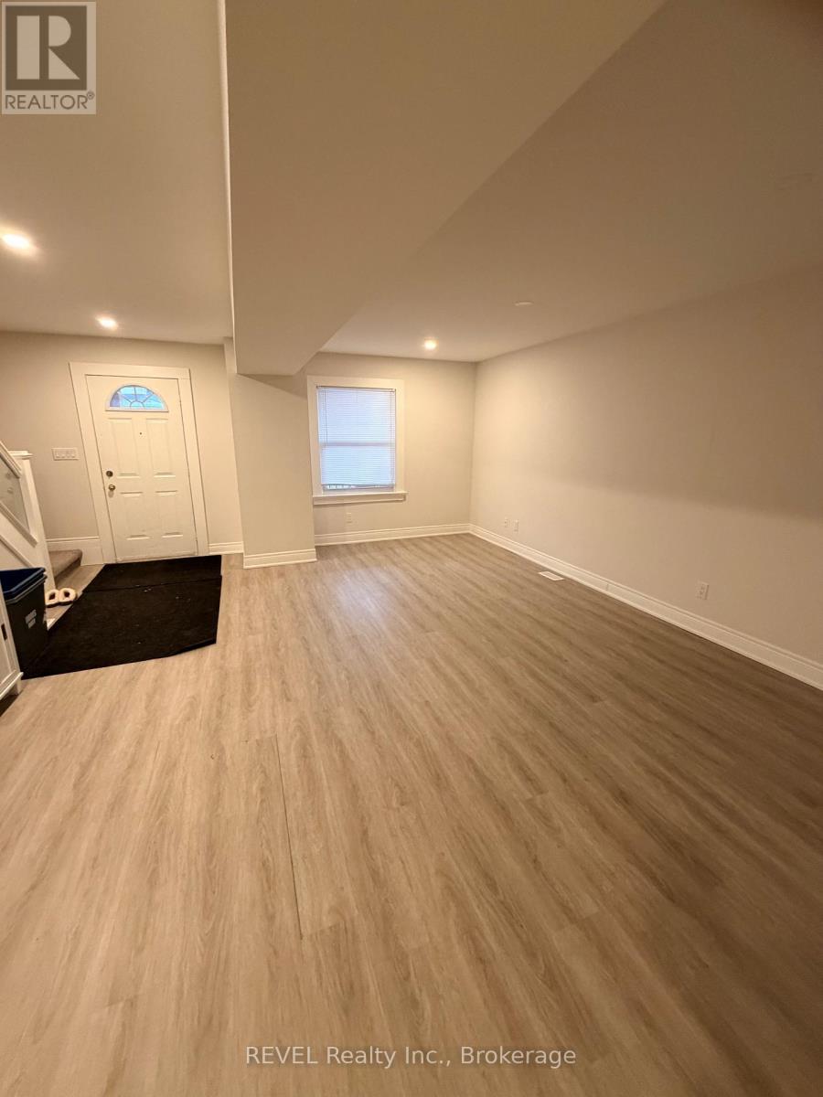 23 Hazel Street, St. Catharines, Ontario  L2T 1E2 - Photo 3 - X12669550