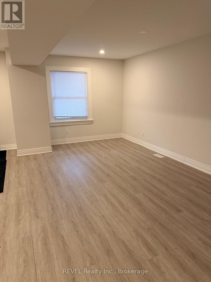 23 Hazel Street, St. Catharines, Ontario  L2T 1E2 - Photo 6 - X12669550