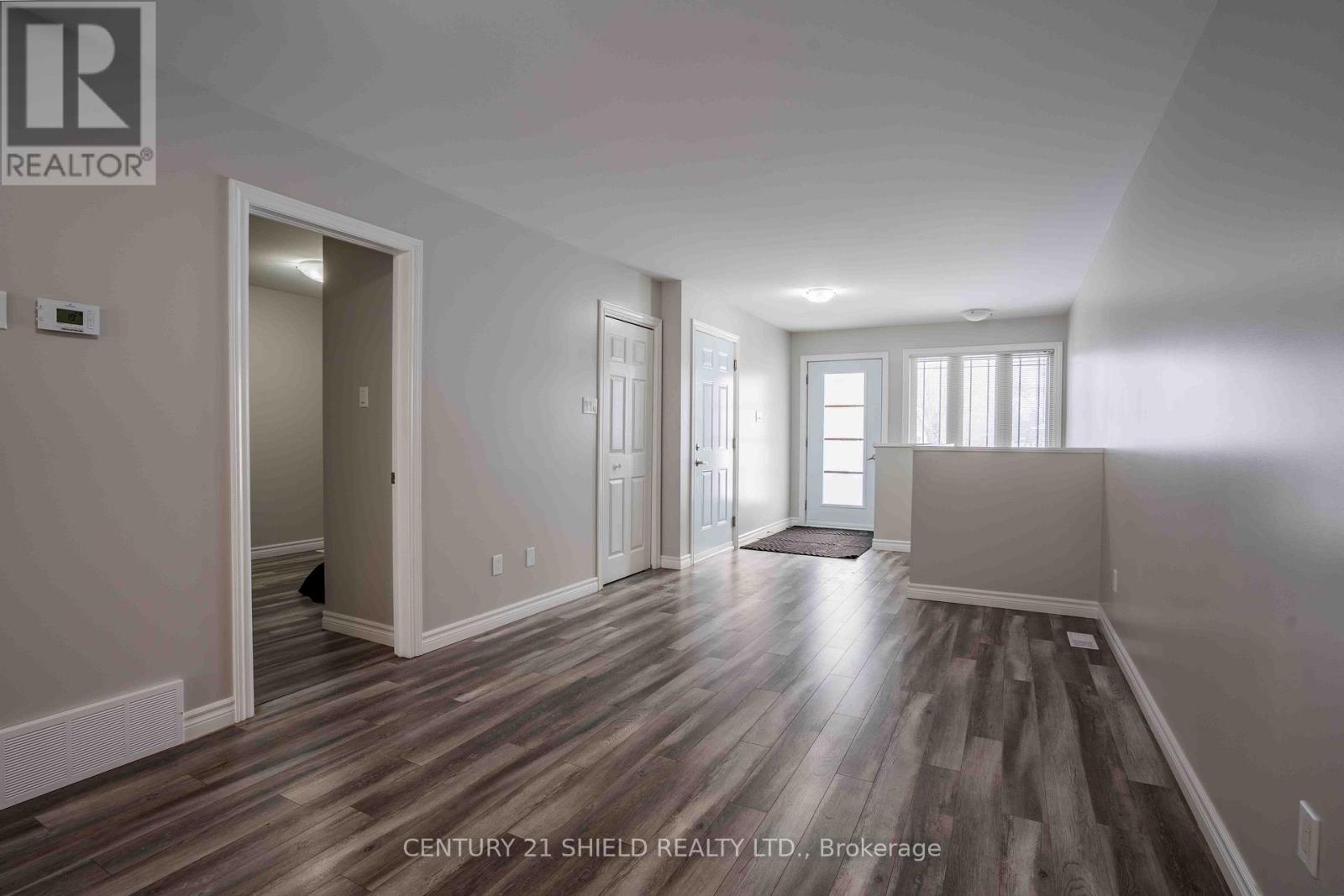 221 Third Street W, Cornwall, Ontario  K6J 0B6 - Photo 3 - X12669456