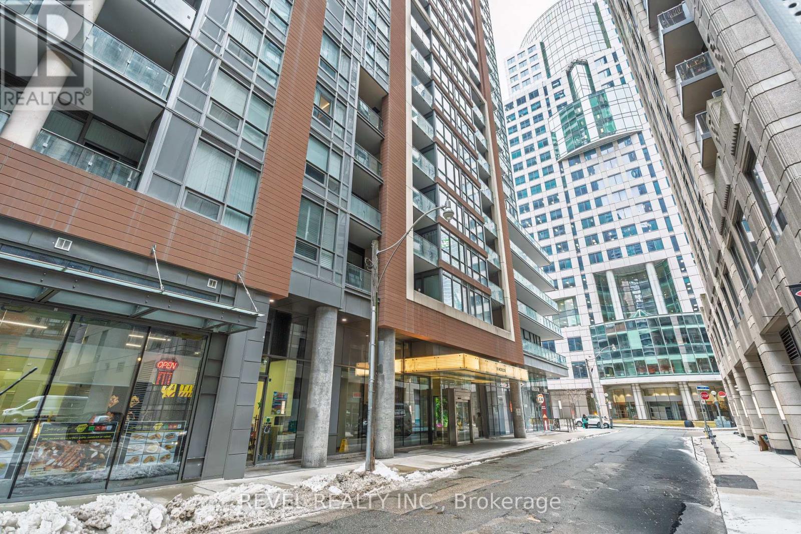 405 - 8 MERCER STREET, Toronto, Ontario
