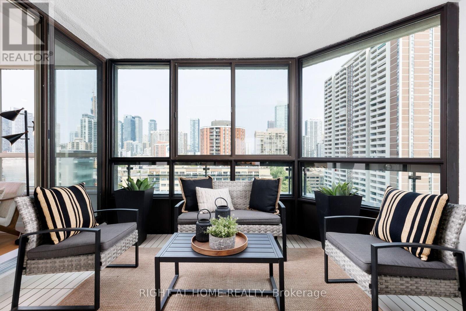 1403 - 130 Carlton Street E, Toronto, Ontario  M5A 4K3 - Photo 25 - C12669474