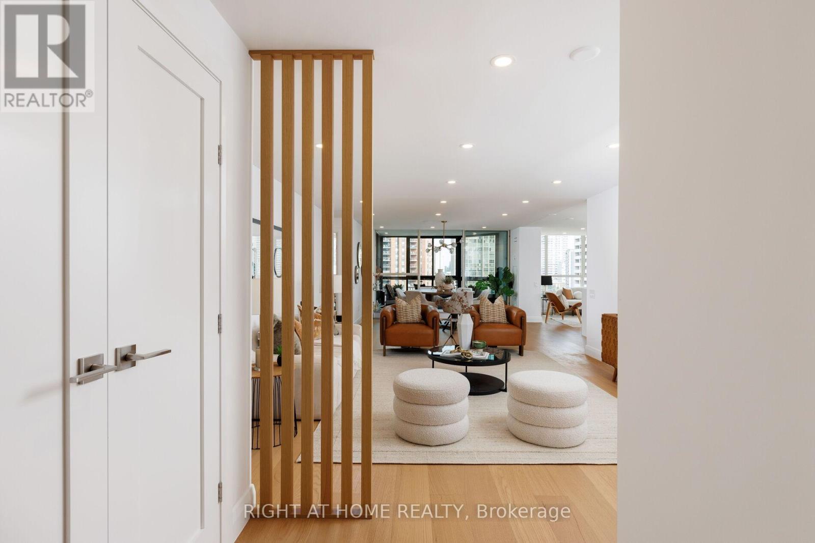 1403 - 130 Carlton Street E, Toronto, Ontario  M5A 4K3 - Photo 3 - C12669474