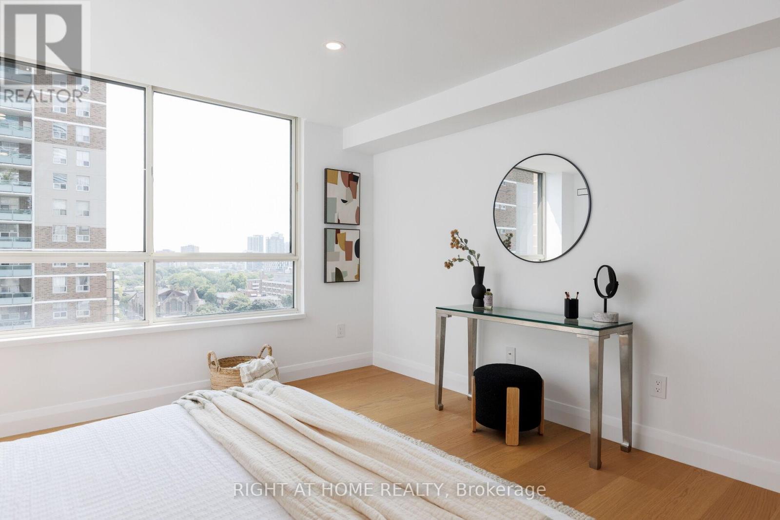 1403 - 130 Carlton Street E, Toronto, Ontario  M5A 4K3 - Photo 36 - C12669474