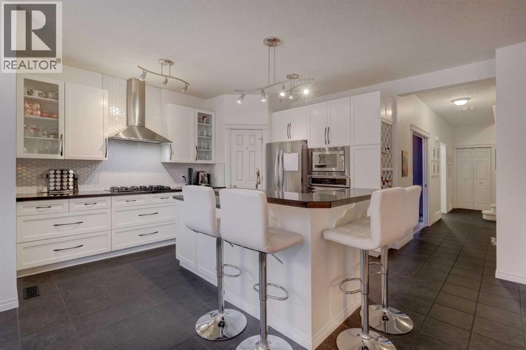 89 Cougar Ridge View Sw, Calgary, Alberta  T3H 4X3 - Photo 7 - A2276817