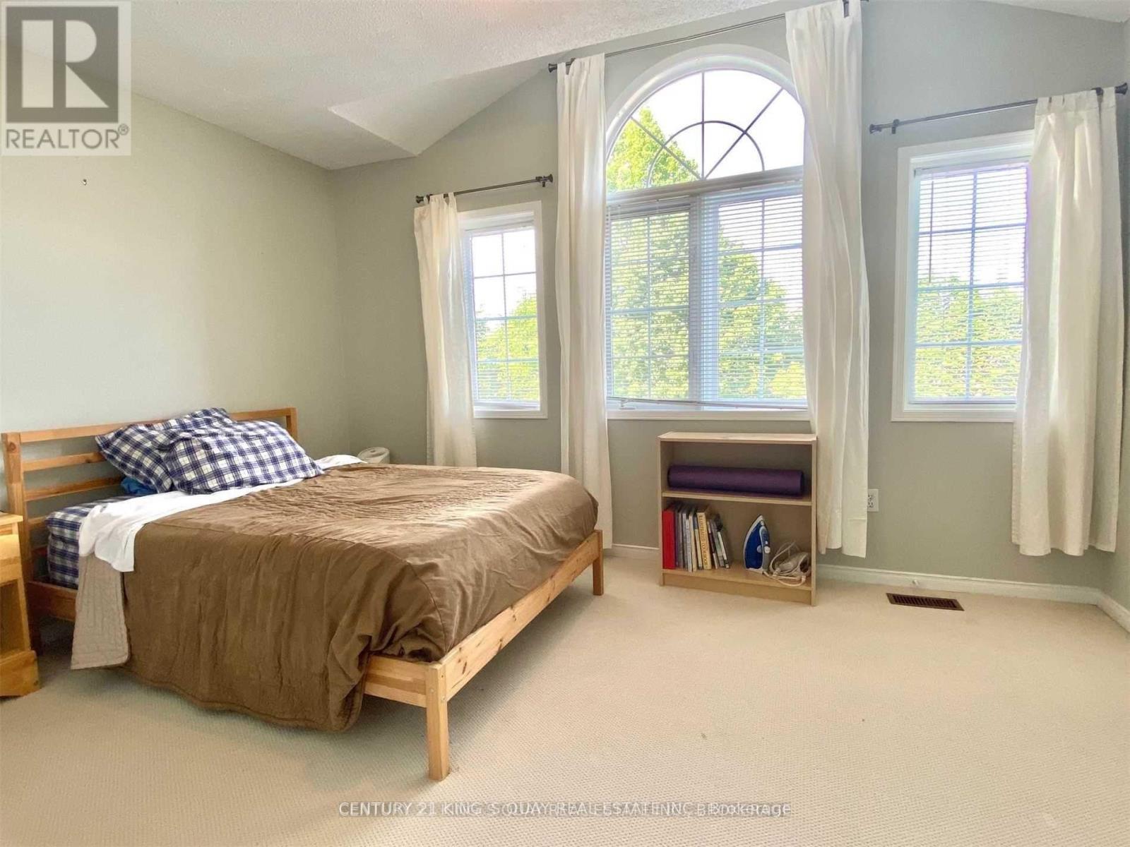 22 Rush Road, Aurora, Ontario  L4G 7G3 - Photo 6 - N12669442