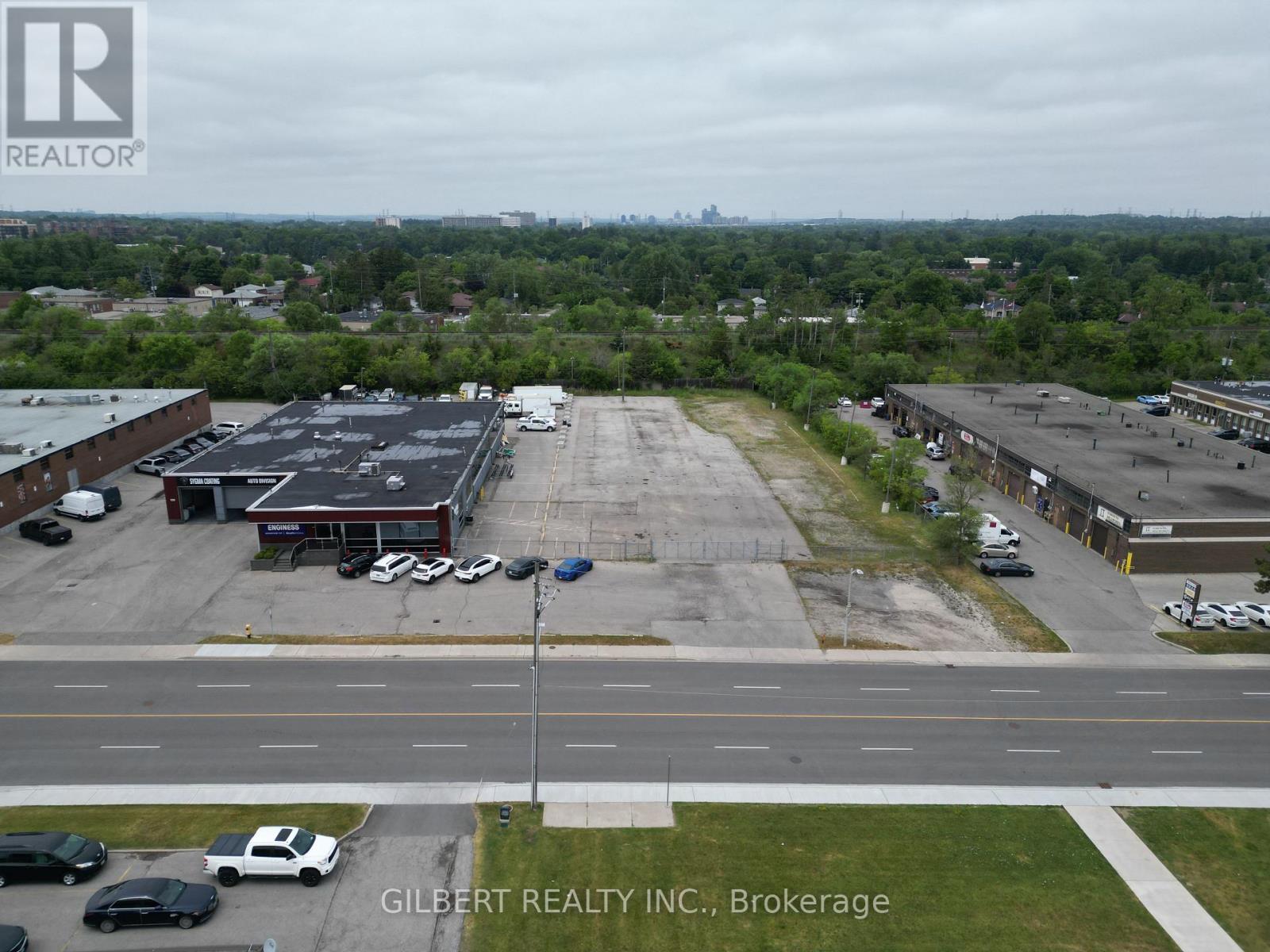 120 Doncaster Avenue, Markham, Ontario  L3T 1L3 - Photo 4 - N12669488