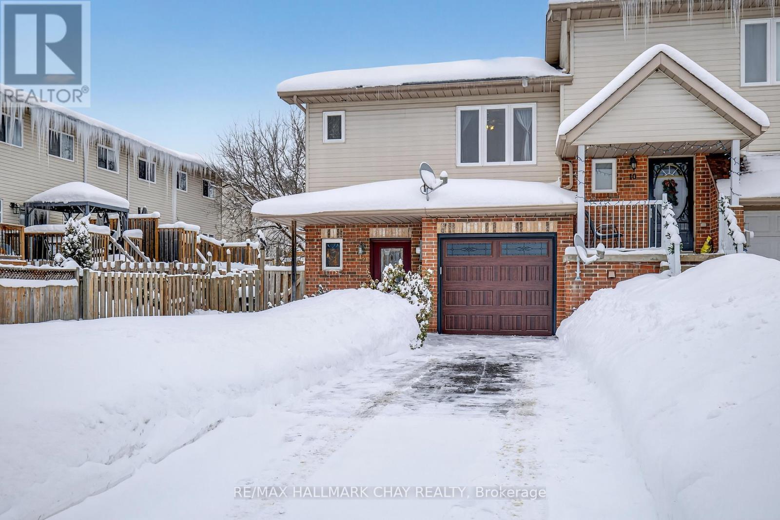 12 Parkside Crescent, Essa, Ontario  L3W 0L1 - Photo 1 - N12669546