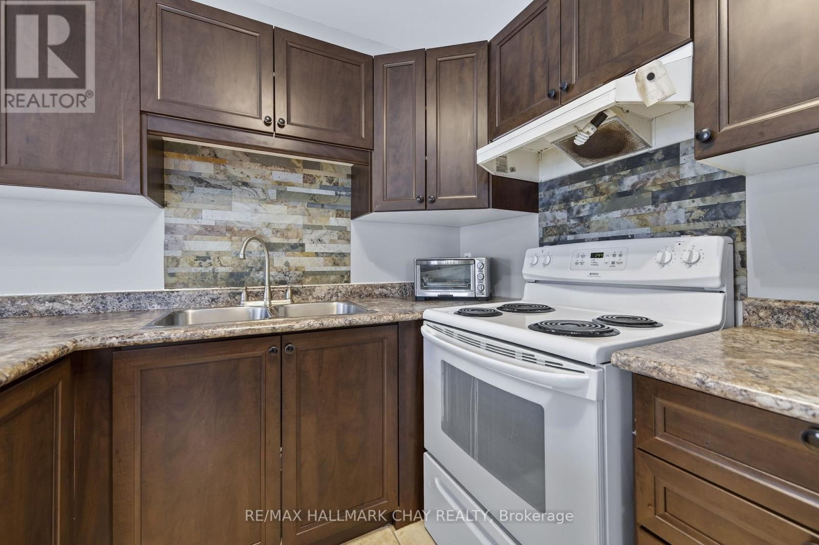 12 Parkside Crescent, Essa, Ontario  L3W 0L1 - Photo 13 - N12669546