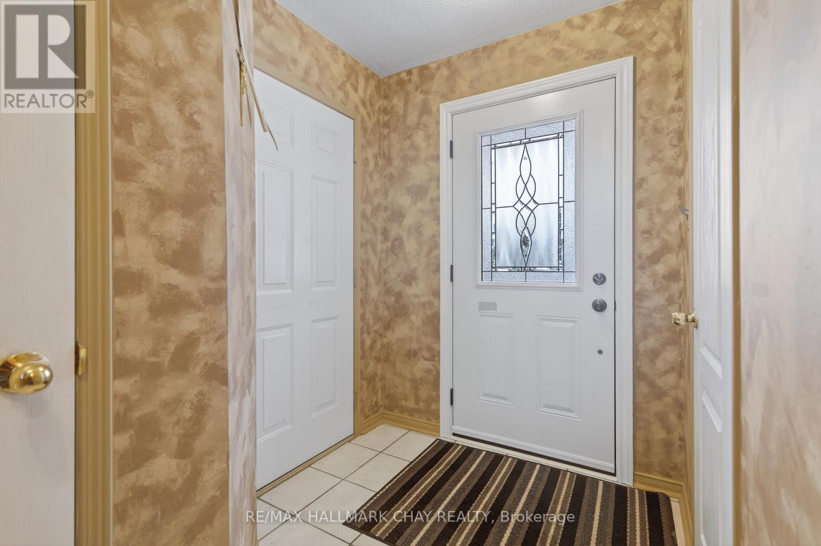 12 Parkside Crescent, Essa, Ontario  L3W 0L1 - Photo 3 - N12669546