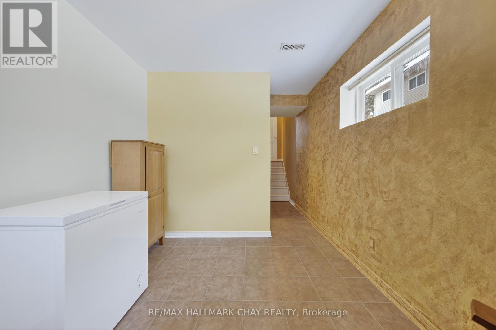 12 Parkside Crescent, Essa, Ontario  L3W 0L1 - Photo 36 - N12669546