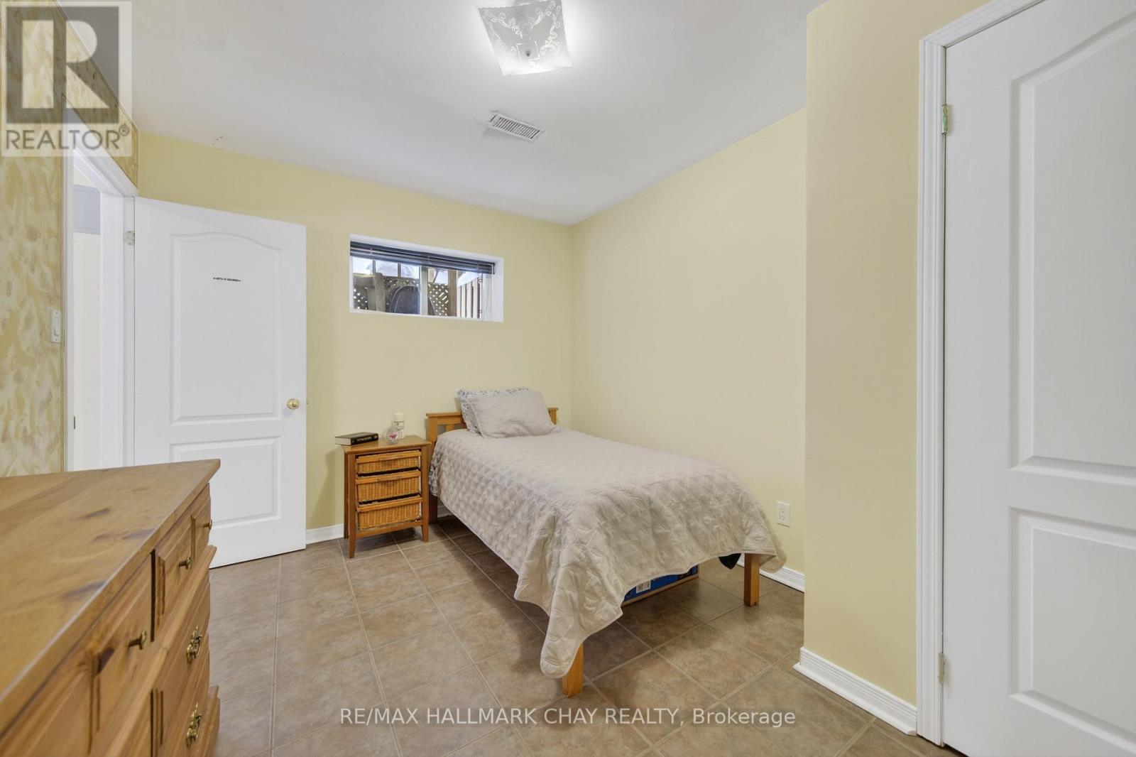 12 Parkside Crescent, Essa, Ontario  L3W 0L1 - Photo 38 - N12669546